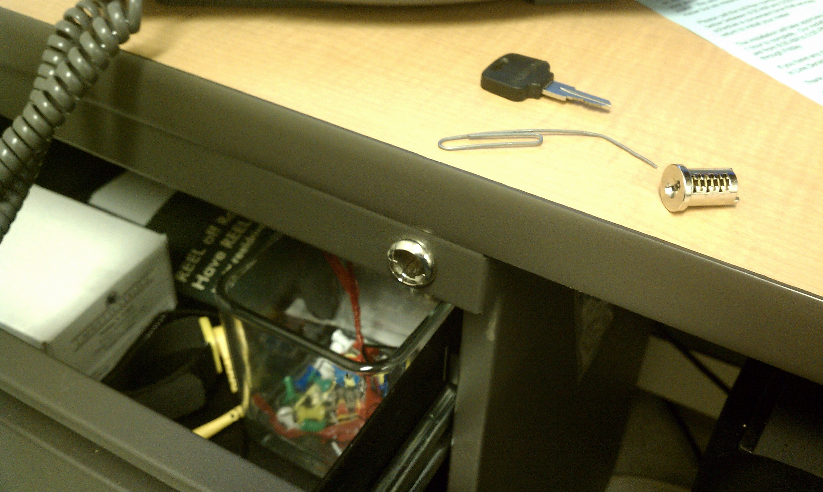 Dismantling A Desk Drawer Lock With A Paper Clip Undrblog